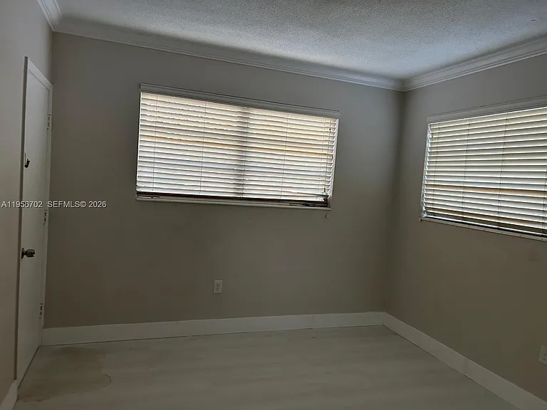 270 NE 191st St #101 — Photo 13