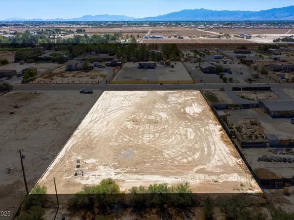 890 McMurray Dr, Pahrump, NV 89060