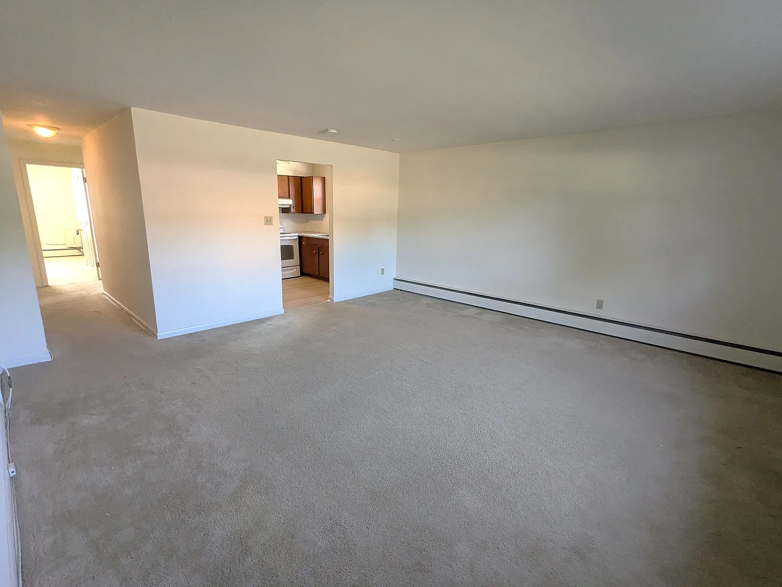 2 bed, 727 sqft, $1,775 — Photo 2