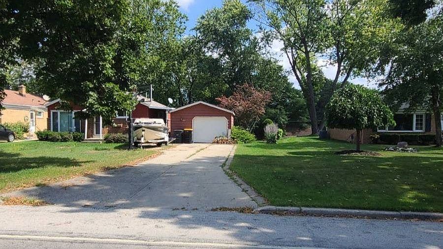 2nd image of 2042 N 116th St