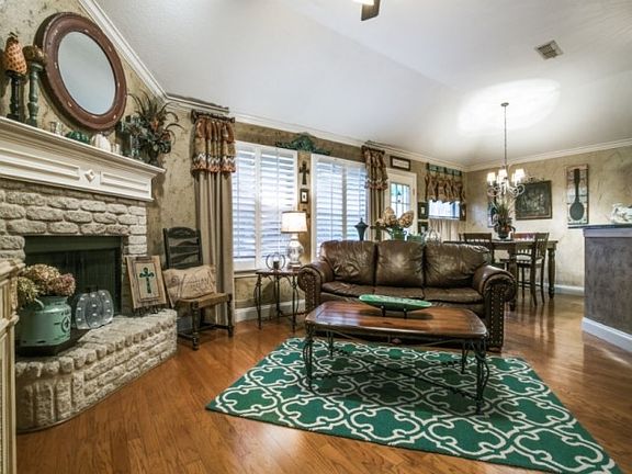 4th image of 1251 Elmbrook Dr