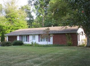 8 Hawthorne Rd, Kendall Park, NJ 08824