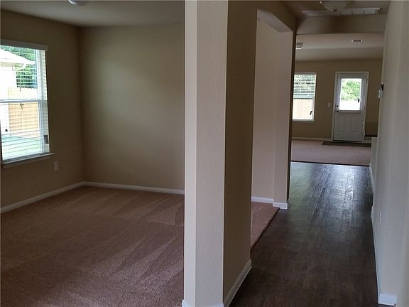 5th image of 709 Luna Vista Dr