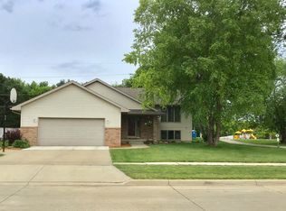 4615 Quesada Ave, Cedar Falls, IA 50613
