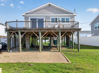 88 Bayview Ave W, Lindenhurst, NY 11757
