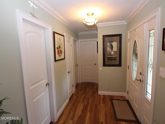 3rd image of 33 Corinth Place