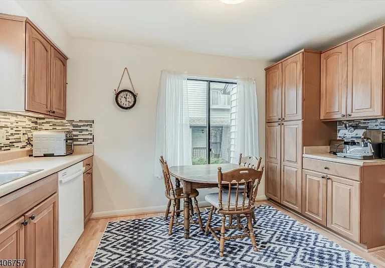 7 Eagle Dr — Photo 4