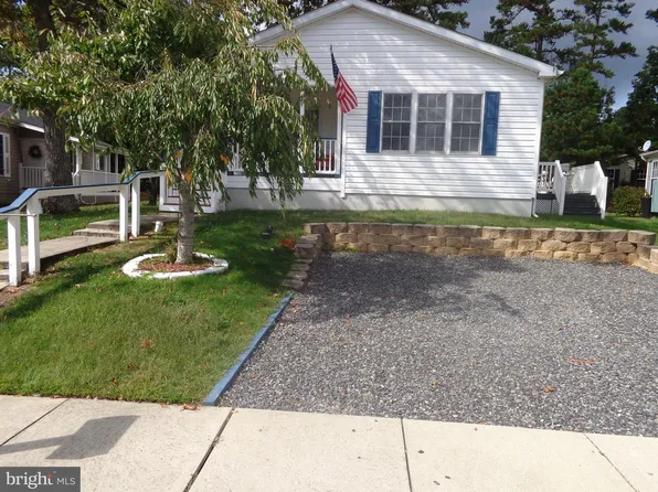 24 Dogwood Ln, Mays Landing, NJ 08330