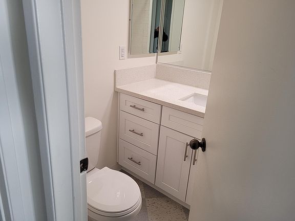 5th image of 7050 Waring Ave #2