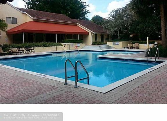 5th image of 1042 Coral Club Dr #1042
