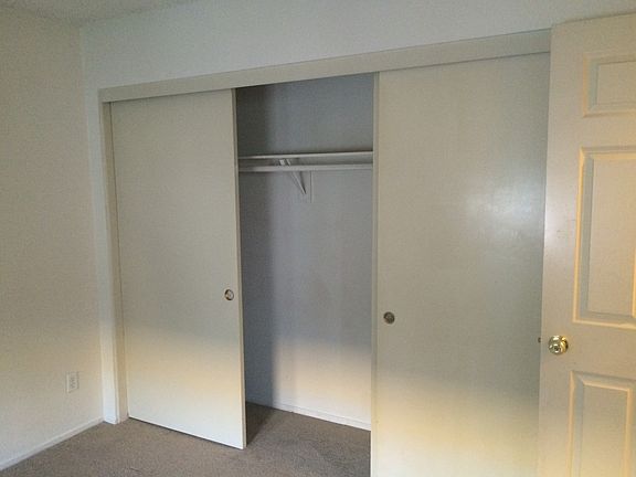 5th image of 31 E Colorado Blvd APT C
