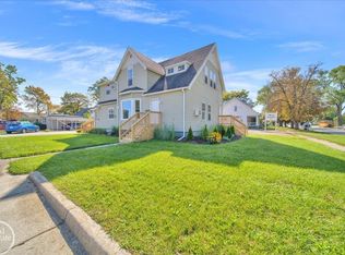 1732 10th Ave, Port Huron, MI 48060