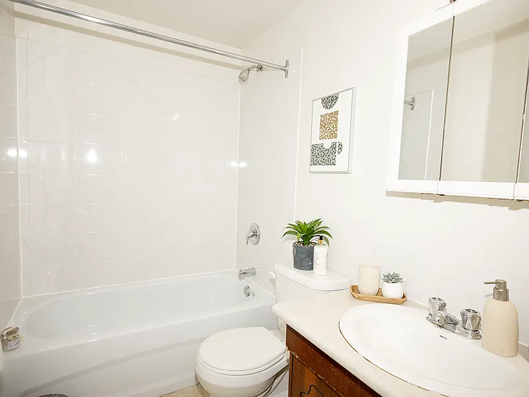 1740 Taylor Ave — Photo 13