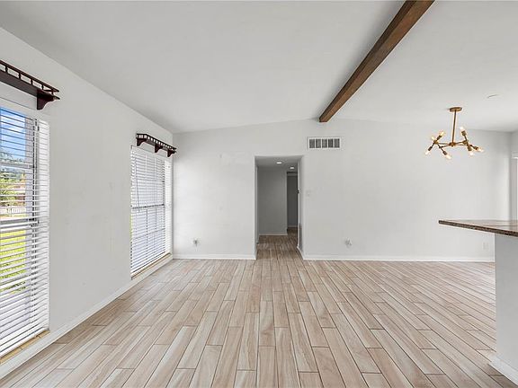 4th image of 2125 W HIAWATHA STREET