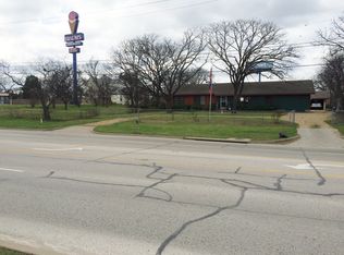 1000 E Ennis Ave, Ennis, TX 75119