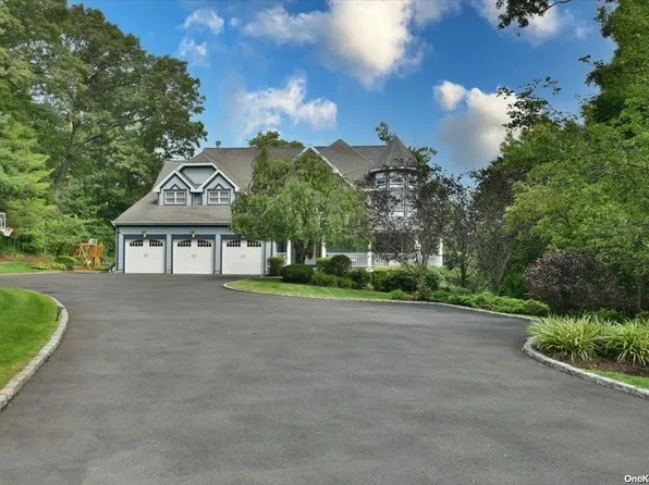 6 Courtney Court, Huntington, NY 11743
