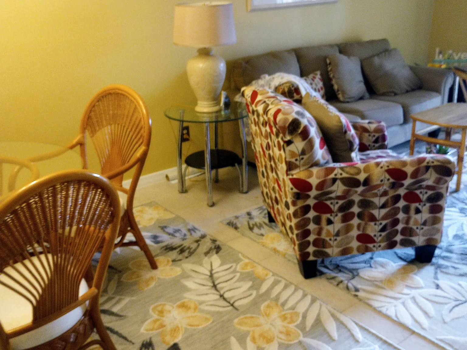 2 bed, 975 sqft, $1,200 — Photo 1