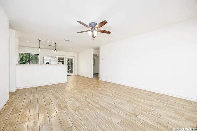3 bed, 2.0 bath, 1628 sqft, $1,700 — Photo 4
