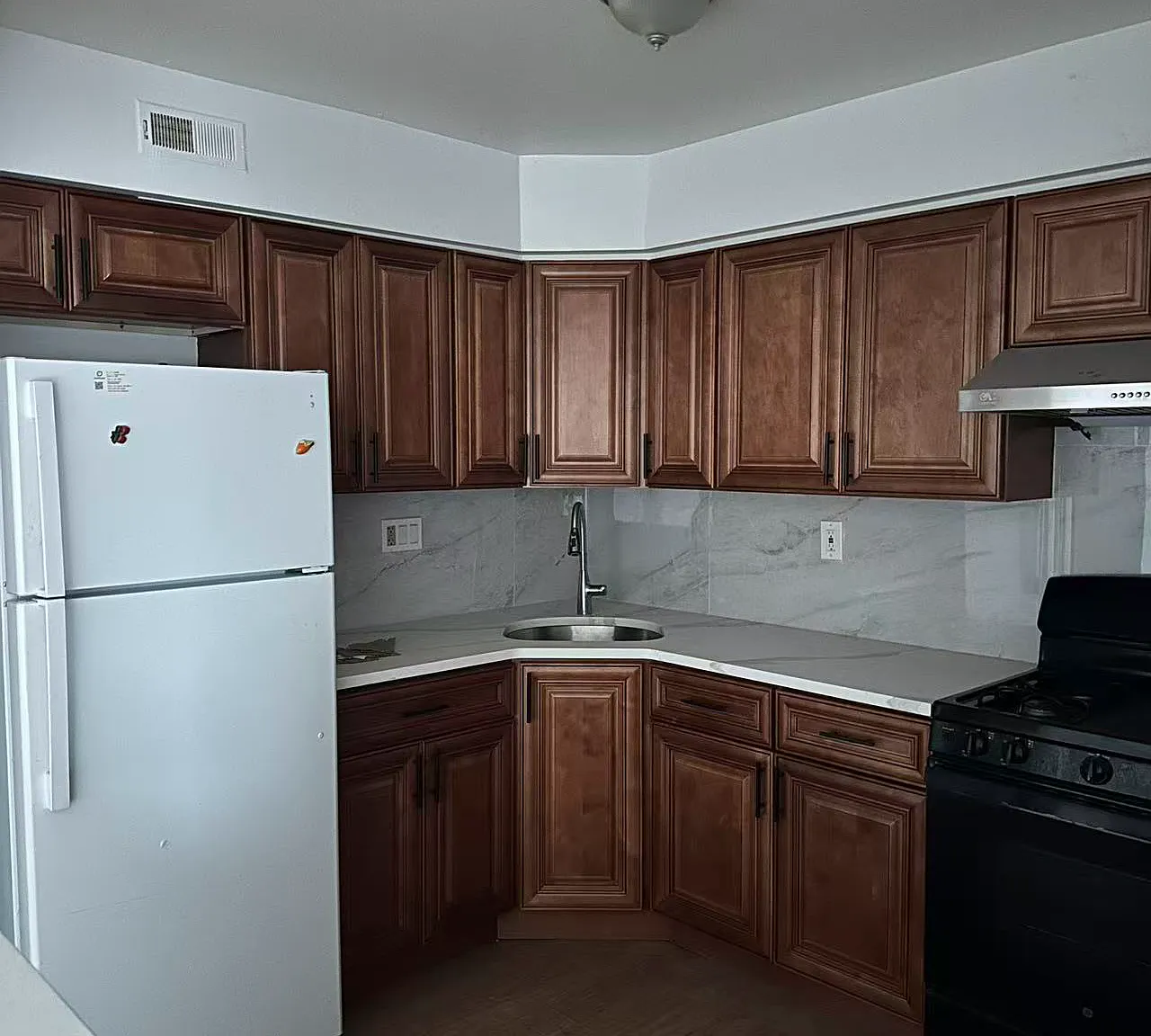 2 bed, $1,400 — Photo 3