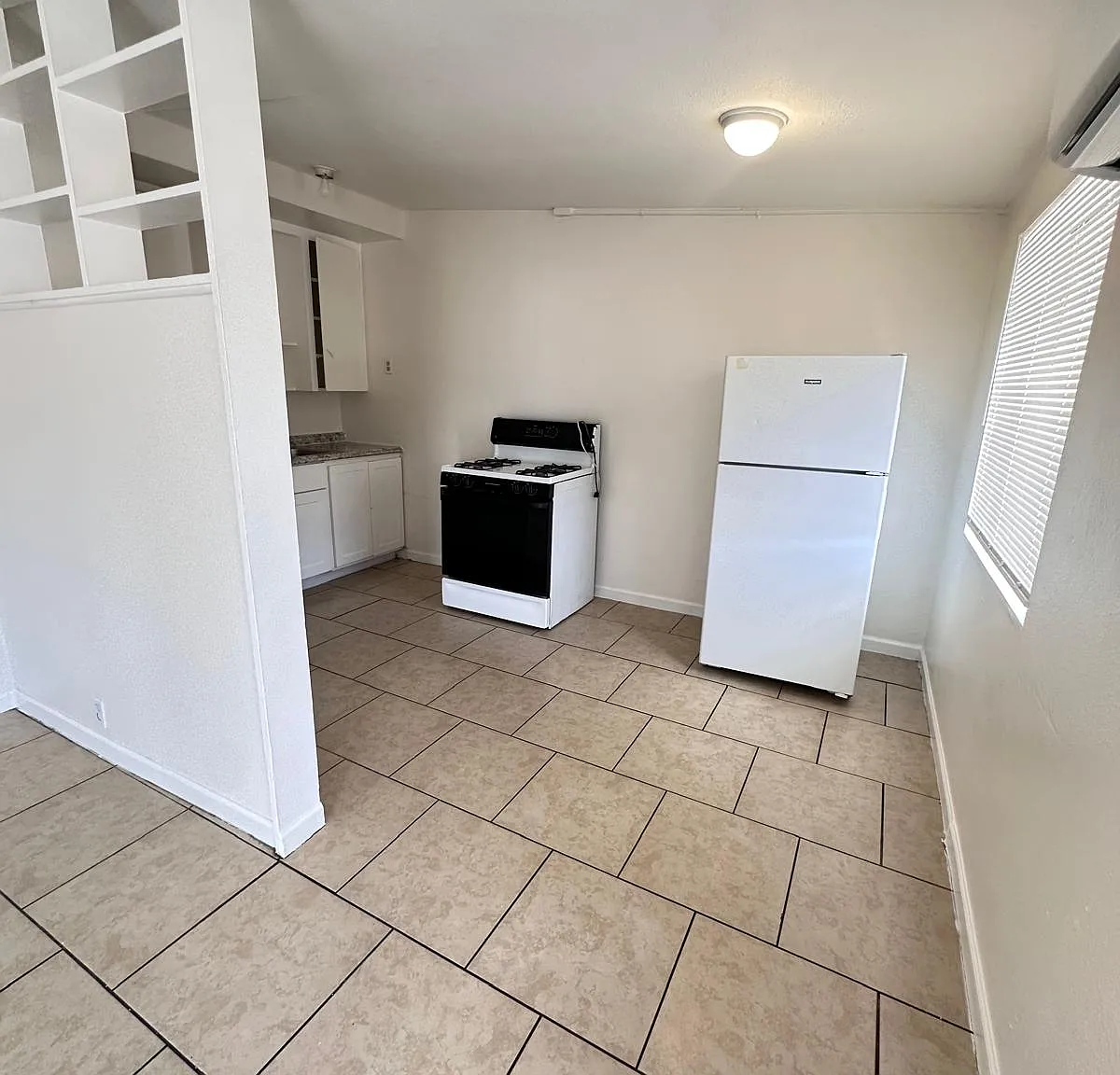 2 bed, 950 sqft, $1,200 — Photo 4