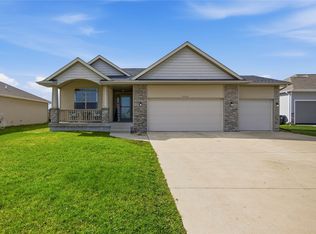 1011 NW 37th St, Ankeny, IA 50023