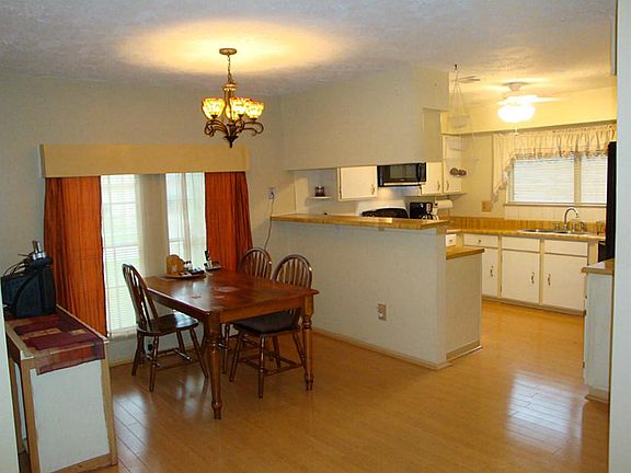2nd image of 10807 Laureldale Ct