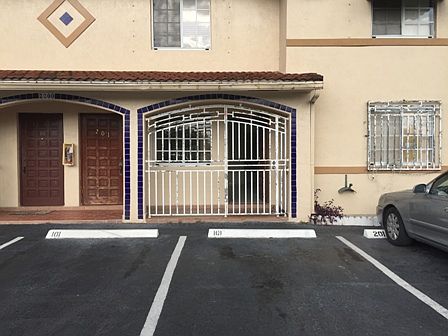 1st image of 2200 W 74th St APT 101