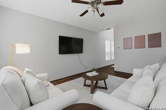 3 bed, 2.5 bath, 1720 sqft, $3,200 — Photo 3