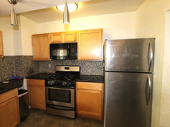 2nd image of 29 E Gorgas Ln