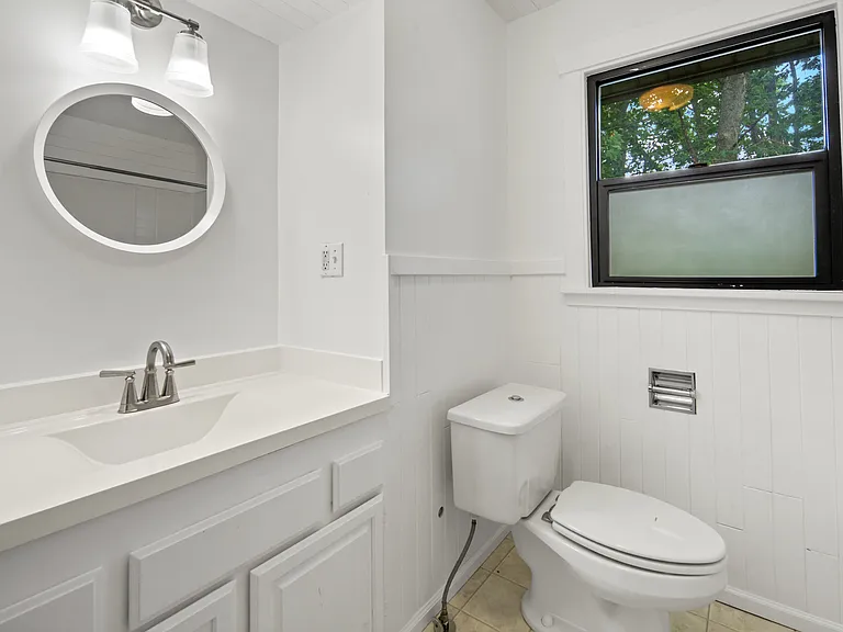 209 W Blaine St — Photo 11