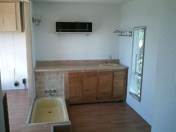 5th image of 712 Cecil St