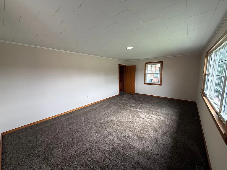 1010 Blount Ave — Photo 4