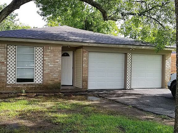 2nd image of 4605 E 37th St