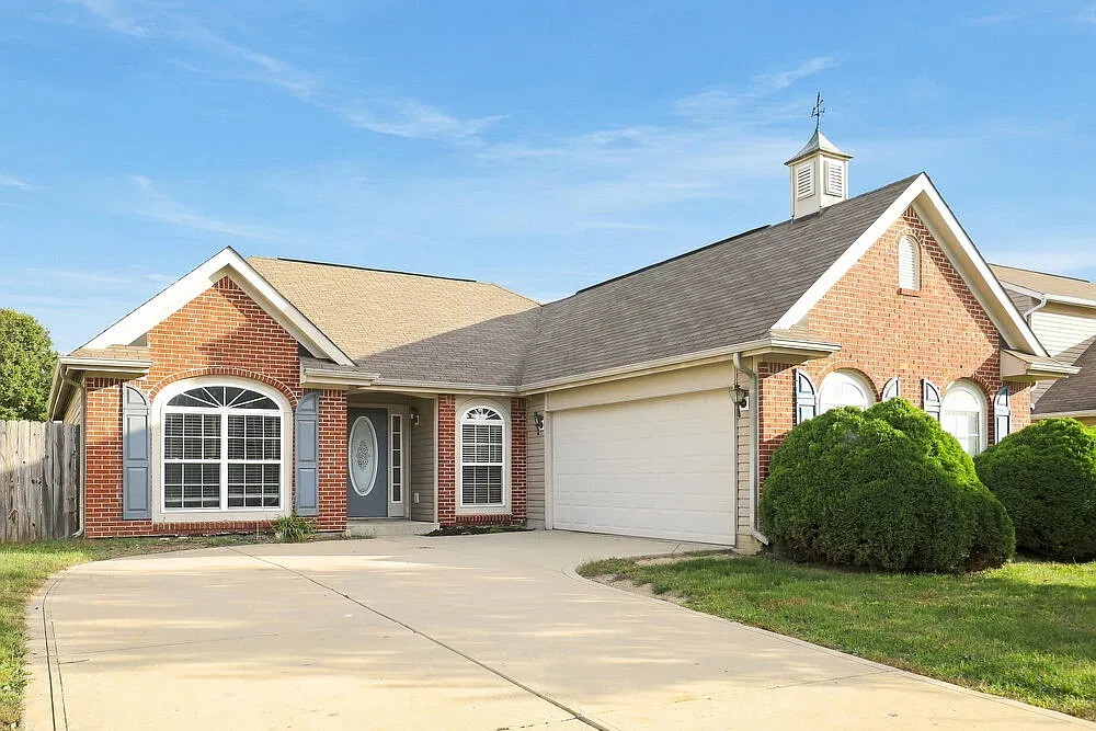 3 bed, 2.0 bath, 1416 sqft, $1,940 — Photo 3