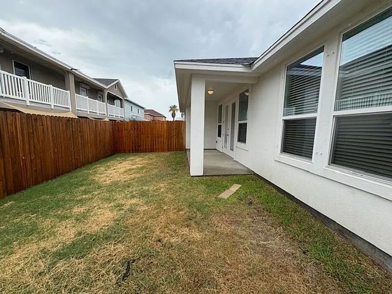 13966 Fortuna Bay Dr — Photo 28