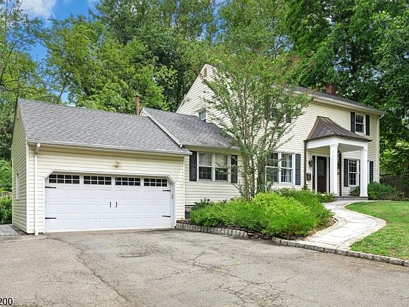 3rd image of 162 Mountainview Dr