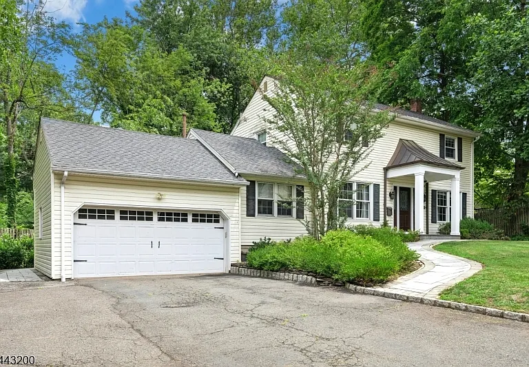 162 Mountainview Dr — Photo 3