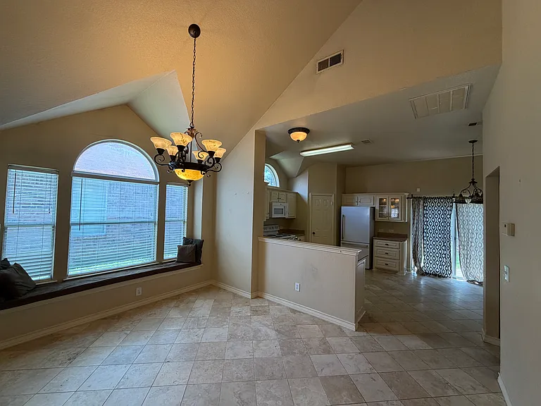 2905 Nandina St — Photo 4