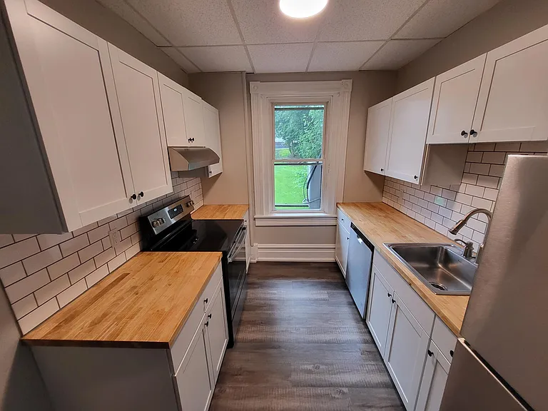201 E Market St #2R — Photo 2