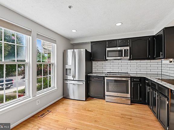 3rd image of 1214 Seminole Dr