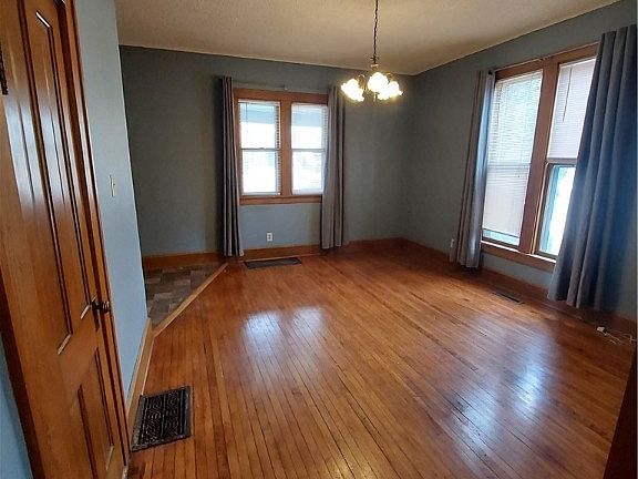 3rd image of 757 17th St
