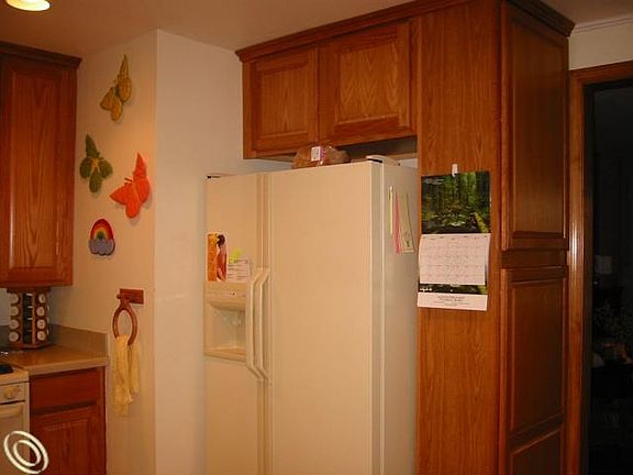 4th image of 46050 W Park Dr