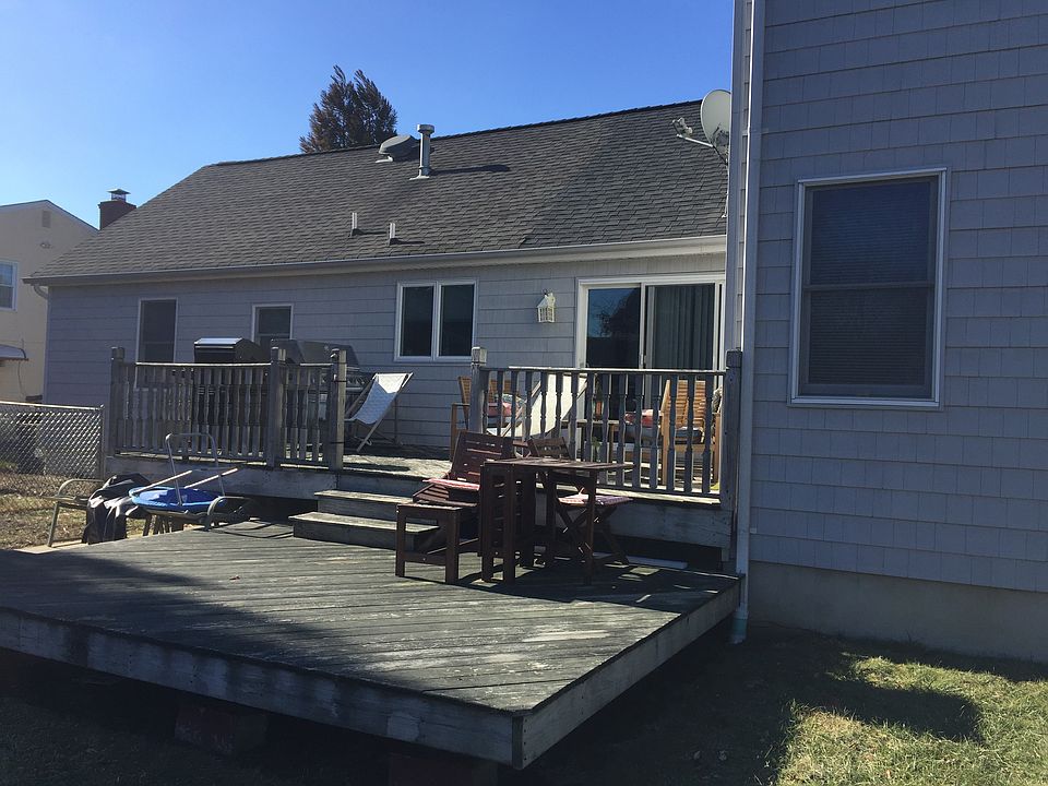 2nd image of 125 Hulick Pl