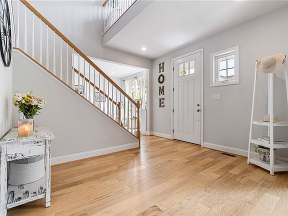 5th image of 407 Meeder Ln
