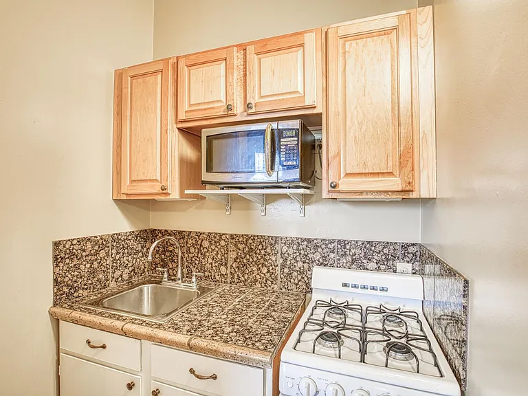 521 E University Blvd #4 — Photo 24