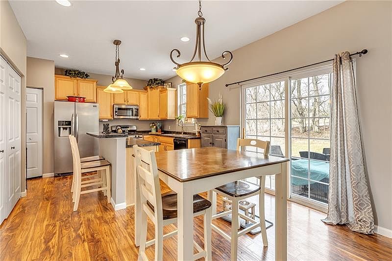 134 Cameron Square Dr, Evans City, PA 16033 Zillow