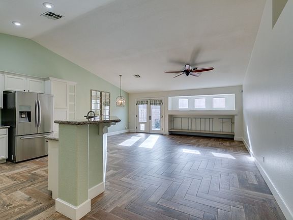 2nd image of 11009 Ampus Pl