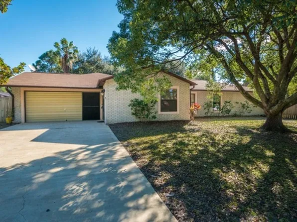 299 Deauville Ave SE, Palm Bay, FL 32909