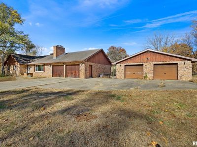 228 E Far Hills Dr, East Peoria, IL, 61611