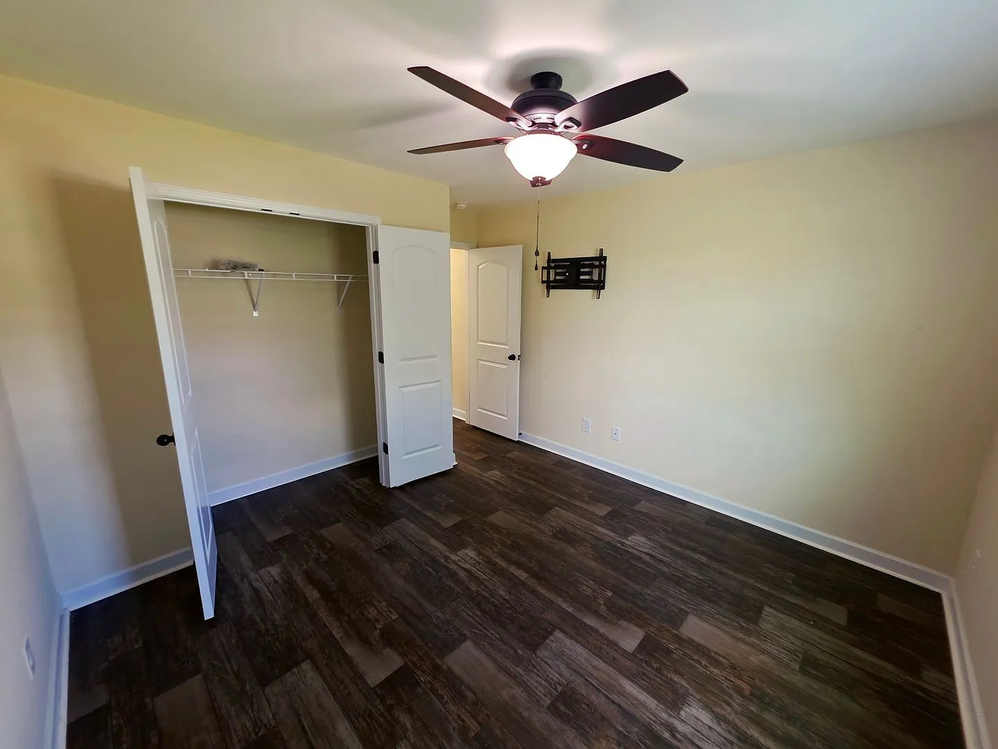 3BD 2BA in Bradford Estates — Photo 4